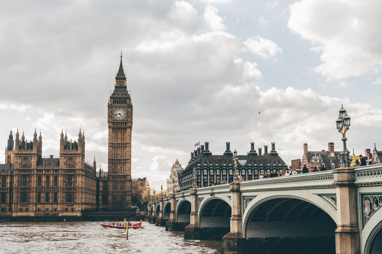 Taxi London Gatwick airport | from £58 | Taxi2Airport